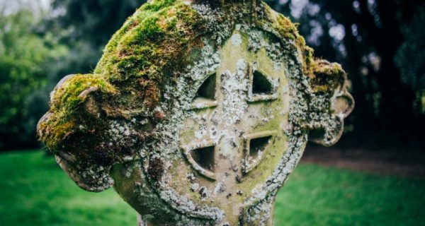 A God that Encircles: My Journey Through Celtic Christianity
