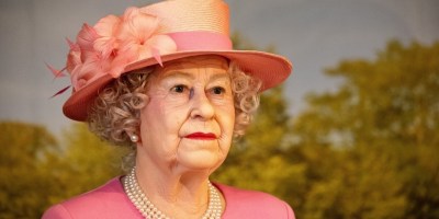 Wax figure of Queen Elizabeth II. Image by minka2507 from Pixabay