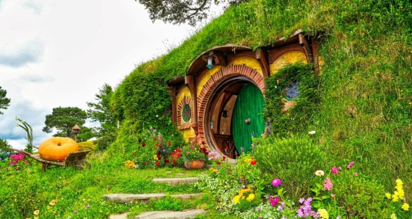 hobbit house to illustrate "your auntie lobelia" by amanda pizzolatto