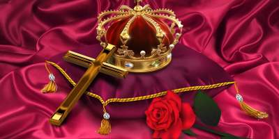 Coronation crown and scepter. Image by Peace,love,happiness from Pixabay