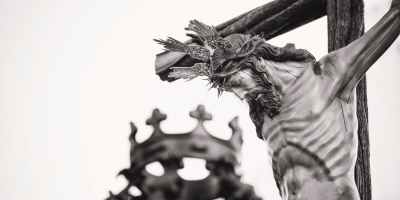 grayscale photo of crucifix
